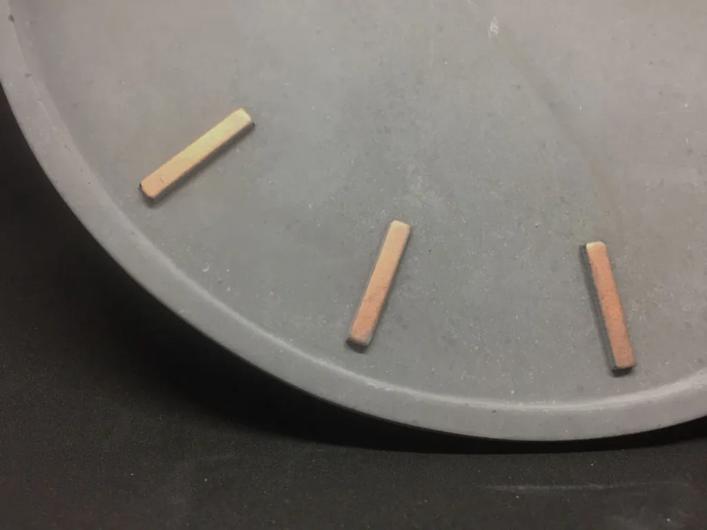 LS-LebenStil Vintage Wanduhr Beton Grau Kupfer 28cm Rund Schwarze Zeiger Quarzuhr Küchenuhr – Bild 7