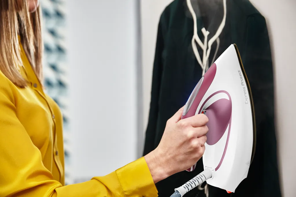 Tefal SV9201E0 Dampfbügelstation Express Protect, 2800W 7,5 Bar, Weiß/Burgunder – Bild 3