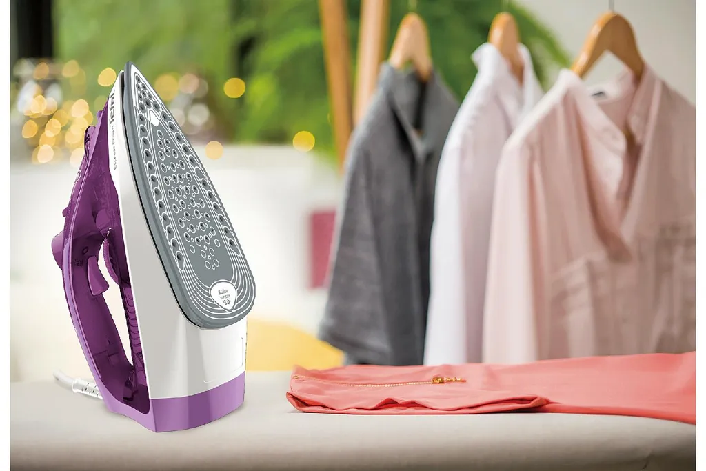 Tefal FV2836 Trocken- & Dampfbügeleisen Keramik-Bügelsohle 2400 W Violett, Weiß – Bild 3