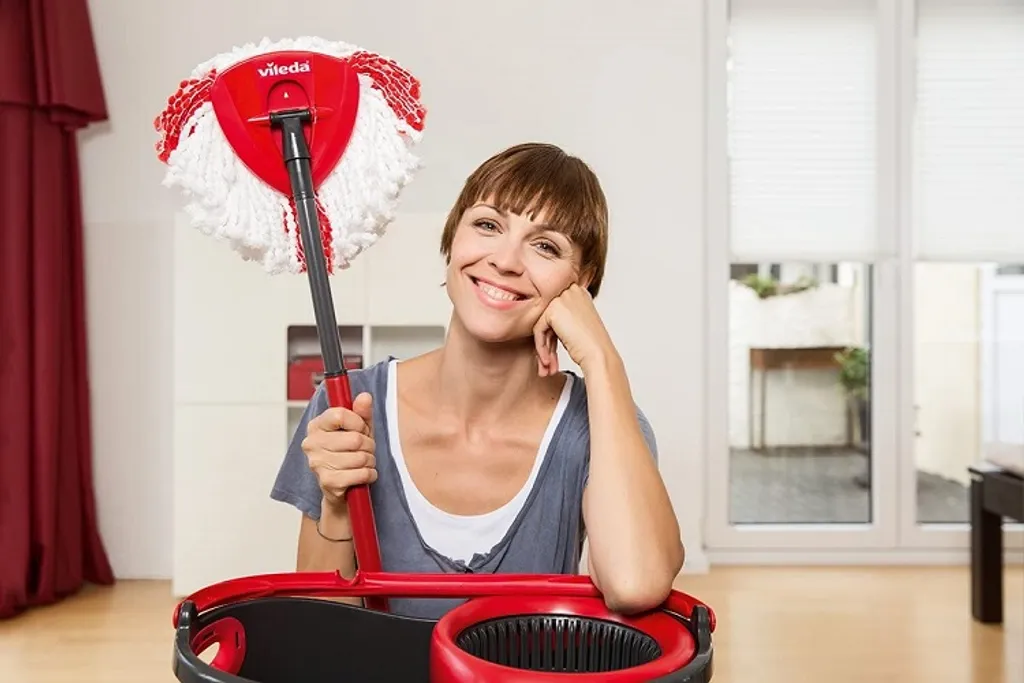 Vileda Turbo EasyWring Und Clean Komplett Set + Turbo Ersatzbezug, Rot/grau – Bild 2