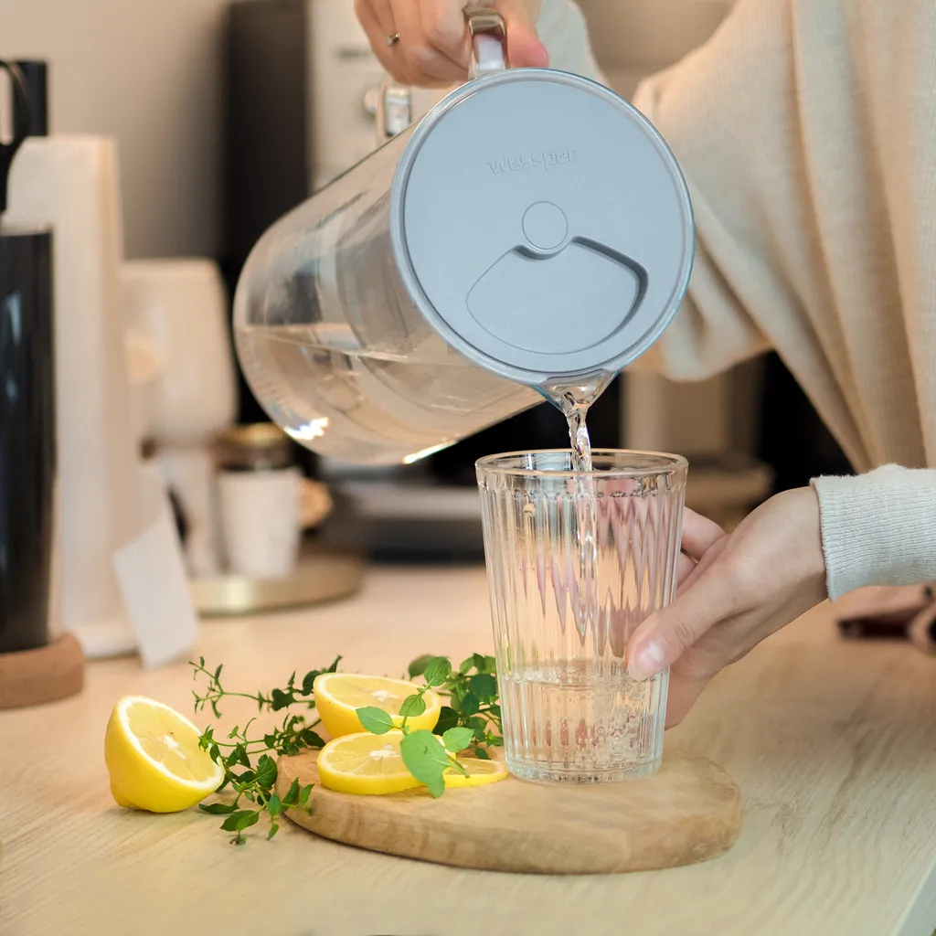 Wessper Wasserfilterkanne Aus Glas 2.5 L Kompatibel Mit Brita Classic-wasserfilterkartuschen | Inklusive 1 Wasserfilter-kartusche, Reduziert Kalk Und Chlor, Grau – Bild 6