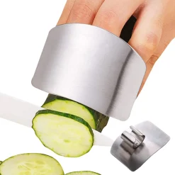 YisibaihTao 2 Stück Fingerschutz Finger Guards Zum Schneiden Von Gemüse Obst Edelstahl Finger Handschutz Zum Schneiden Von Hackfleisch Fleisch Chef Küchenwerkzeug Gadgets