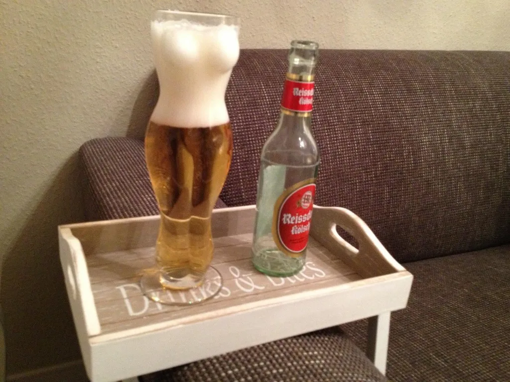 Druline 0,5 Liter Bierglas Weizenglas Bier Weizen Frauen Frauenkörper Trinklglas NEU